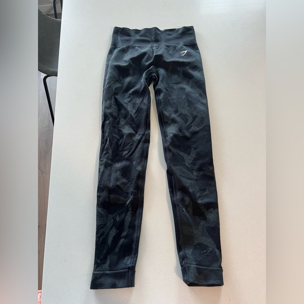 Gymshark leggings, size small, gently used, seemless